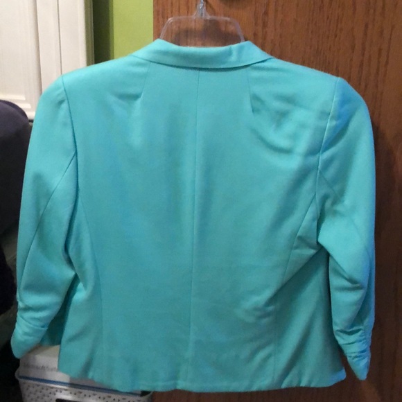 Teal colored blazer! - Picture 2 of 5